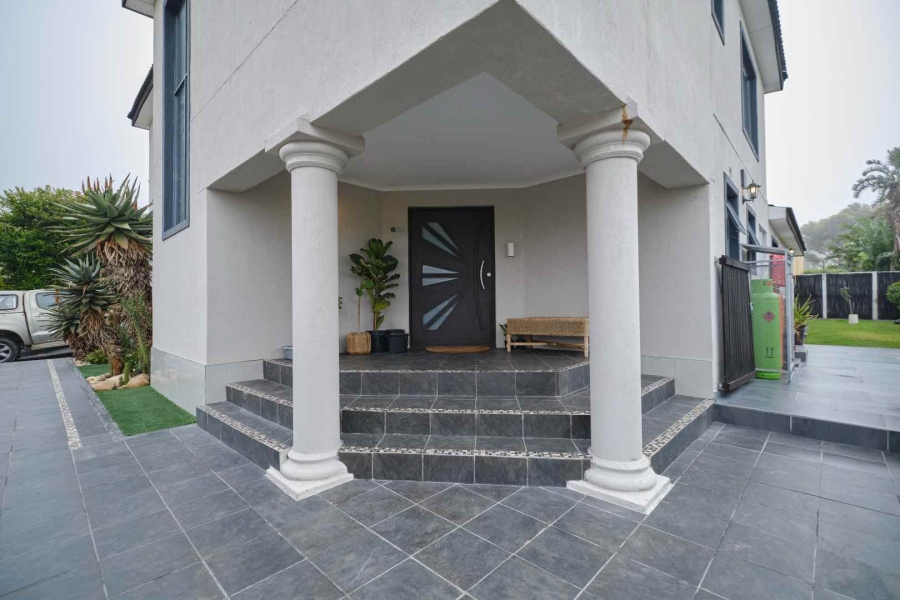 4 Bedroom Property for Sale in Flamingo Vlei Western Cape